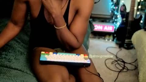 strongmellow online show from November 2025 06:33:02 PM