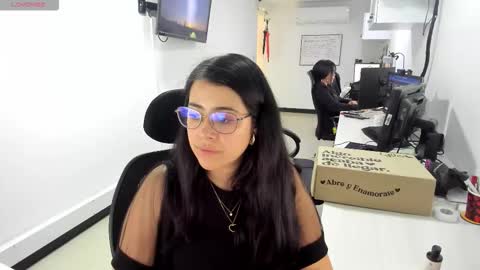 studcb_ online show from September 2025 07:37:02 PM