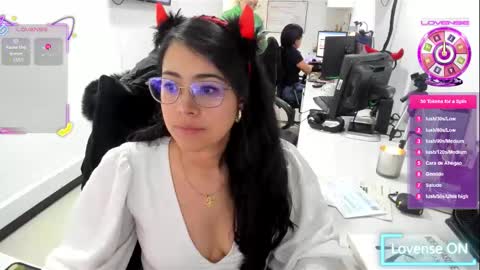 studcb_ online show from October 2025 05:32:02 PM