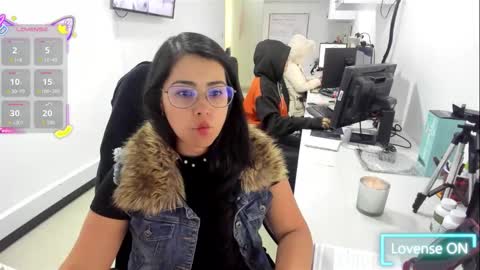 studcb_ online show from October 2025 08:42:02 PM