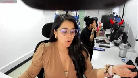 studcb_ online show from October 2025 10:32:01 PM