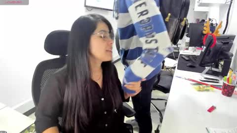 studcb_ online show from December 2025 10:47:01 PM