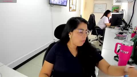 studcb_ online show from June 2026 05:18:01 PM
