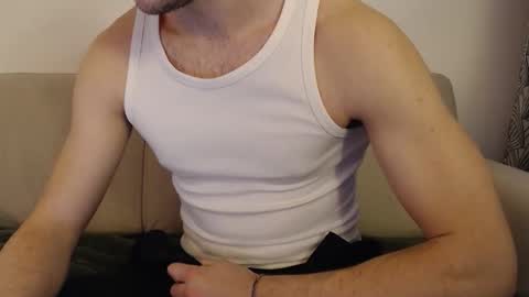 Snapshot of studfromparis chatting on March 2026 04:31:01 PM Stud From Paris online show from March 2026 04:31:01 PM