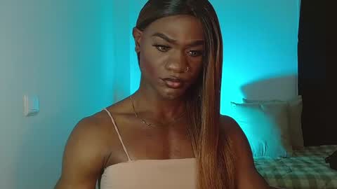 Snapshot of suannyklatten_ chatting on February 2025 01:54:02 PM Suanny Klatten It is my account independent online show from February 2025 01:54:02 PM