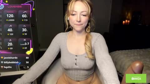 Snapshot of sub_button chatting on October 2025 09:45:01 PM Button online show from October 2025 09:45:01 PM