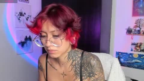 Snapshot of succubus_girl_ chatting on June 2026 03:43:02 PM Alexy online show from June 2026 03:43:02 PM