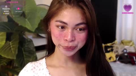 Snapshot of suckablechick chatting on February 2025 01:25:01 AM Marry online show from February 2025 01:25:01 AM