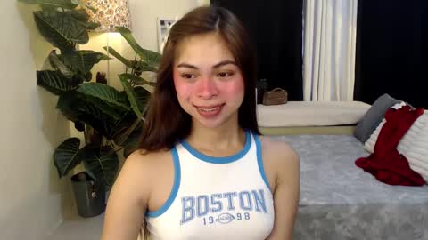 Snapshot of suckablechick chatting on March 2025 08:30:01 AM Marry online show from March 2025 08:30:01 AM