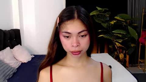 Snapshot of suckablechick chatting on October 2025 03:08:01 AM Marry online show from October 2025 03:08:01 AM