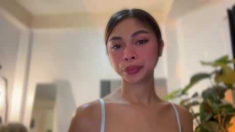 Snapshot of suckablechick chatting on November 2025 05:05:01 AM Marry online show from November 2025 05:05:01 AM