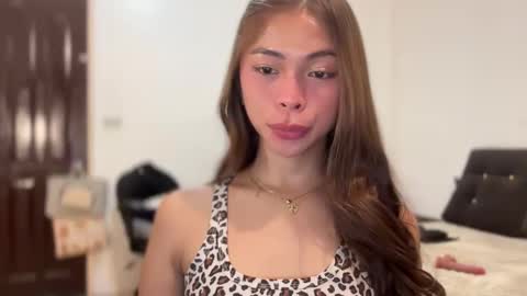 Snapshot of suckablechick chatting on December 2025 05:27:01 AM Marry online show from December 2025 05:27:01 AM