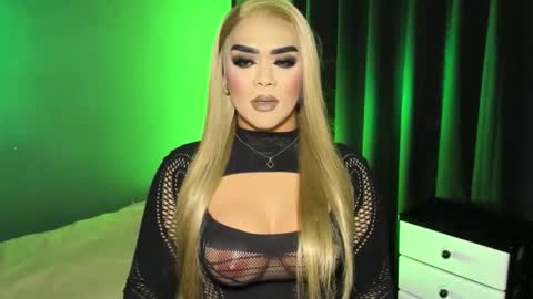 Snapshot of suckablecockoffreya chatting on February 2026 01:20:01 AM JADE ELYSE online show from February 2026 01:20:01 AM