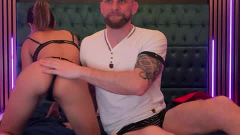 SugarAndManu online show from April 2026 07:19:01 PM