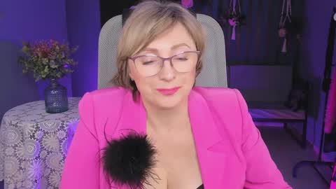 Vivien online show from January 2025 03:20:01 PM