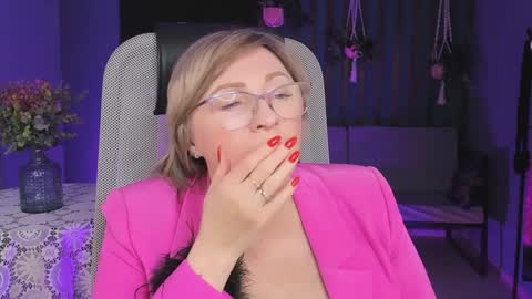 Vivien online show from January 2025 06:23:01 PM