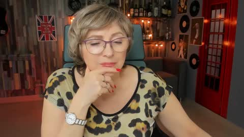 Vivien online show from January 2025 07:31:01 PM