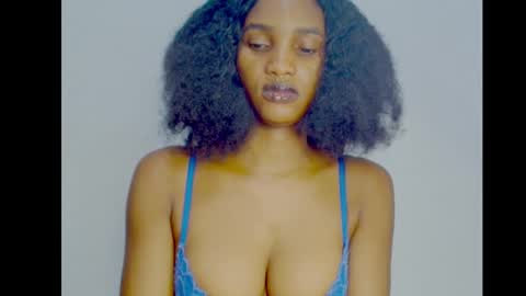 Ivy online show from October 2025 07:25:02 PM