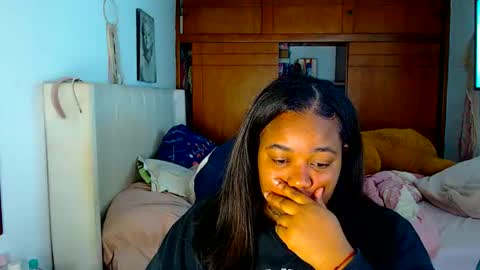 Snapshot of suggarbaby1 chatting on January 2026 04:15:01 AM Cami Back in 2 hours online show from January 2026 04:15:01 AM