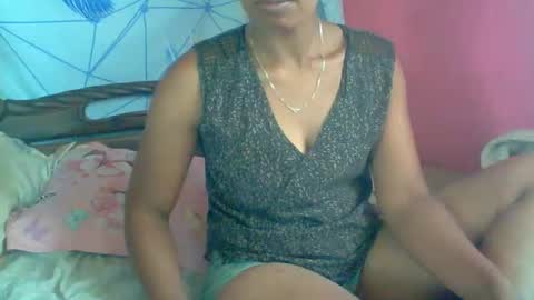 Snapshot of sukietalore chatting on May 2026 10:11:01 AM SukieTalore online show from May 2026 10:11:01 AM