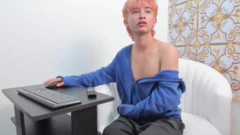 Snapshot of sukmiboy chatting on October 2025 05:15:02 AM LEO online show from October 2025 05:15:02 AM