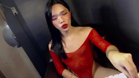 sultry_sirenxx online show from February 2025 05:57:01 PM