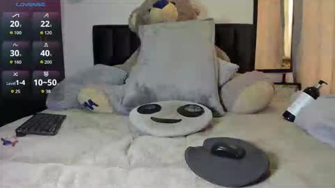 Snapshot of summer_romance chatting on February 2026 07:58:02 PM Andres-tattoos Derek Hairy online show from February 2026 07:58:02 PM