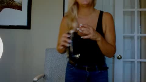 Amber online show from February 2025 08:49:02 PM