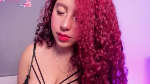 Snapshot of summerofthemoon chatting on October 2025 12:52:02 AM Summer online show from October 2025 12:52:02 AM