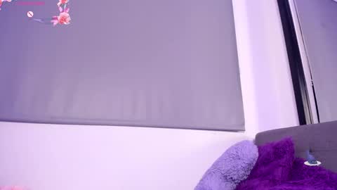 Snapshot of summerofthemoon chatting on December 2025 11:45:01 PM Summer online show from December 2025 11:45:01 PM