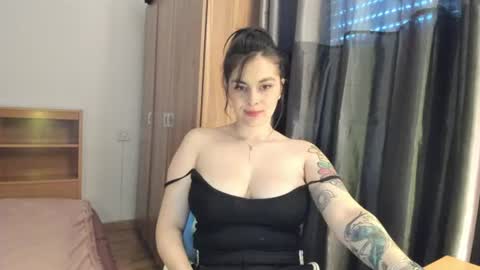 Snapshot of summerprints chatting on June 2026 06:40:01 PM Summer online show from June 2026 06:40:01 PM