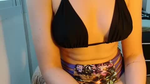 Snapshot of summerrrrrrrrr chatting on February 2025 02:14:02 PM The real sugar baby Sam Summer online show from February 2025 02:14:02 PM