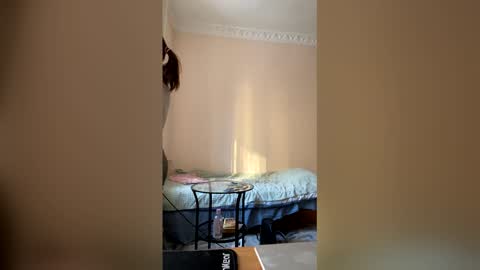 Olivia online show from March 2026 09:48:01 AM