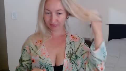 sunbrilliant online show from April 2026 02:17:02 PM