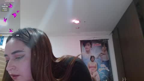 Jeraldine online show from November 2025 08:18:01 PM