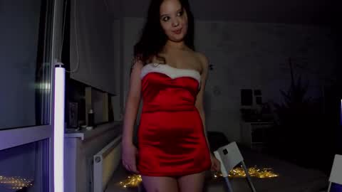 Snapshot of sunlovedamily chatting on December 2024 11:20:02 PM Amy online show from December 2024 11:20:02 PM