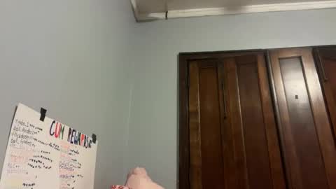 Snapshot of sunneeshellee chatting on June 2026 07:33:01 AM sunneeshellee online show from June 2026 07:33:01 AM