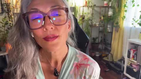 Hi Im Sunnie - Next show Friday August 1 online show from September 2025 05:34:01 PM