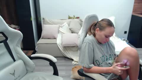 Alice and Sergey online show from October 2025 07:47:02 PM