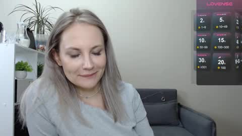 Naomi online show from December 2024 12:59:02 PM