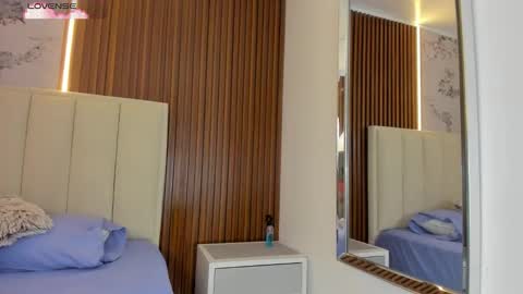  S U N N Y online show from November 2025 02:49:02 PM