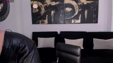 Sunny Rivers online show from November 2025 04:42:01 PM