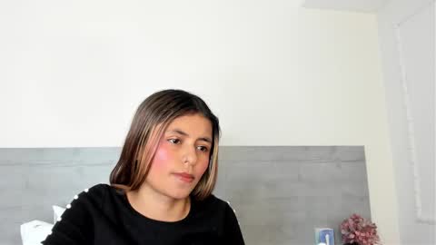 sunnywhitee online show from March 2026 03:06:01 PM