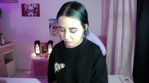 Snapshot of sunset_pienk chatting on July 2026 05:33:02 AM Sunset online show from July 2026 05:33:02 AM