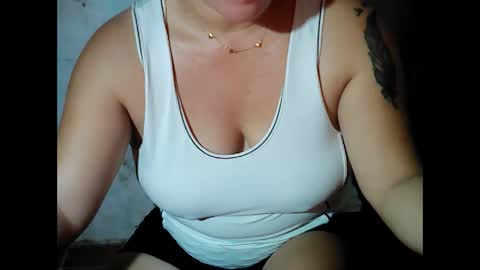 sunshine_38 online show from October 2025 09:17:02 PM