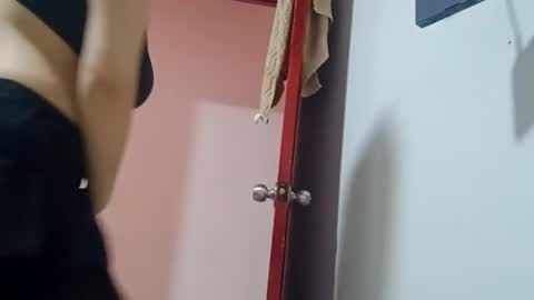 Annie online show from March 2026 03:39:01 PM