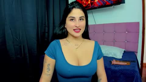 Andrea Rodriguez online show from September 2025 07:30:01 PM