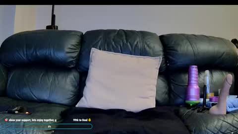 Snapshot of superduty5speed chatting on November 2025 07:46:02 PM Thomas online show from November 2025 07:46:02 PM