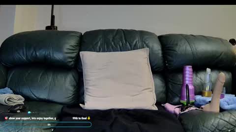 Snapshot of superduty5speed chatting on November 2025 04:34:02 AM Thomas online show from November 2025 04:34:02 AM