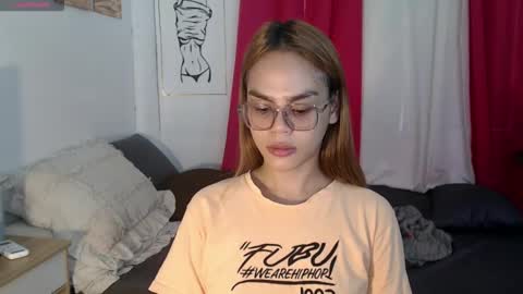 Snapshot of superhotvaleria chatting on September 2025 07:30:01 AM Im val online show from September 2025 07:30:01 AM